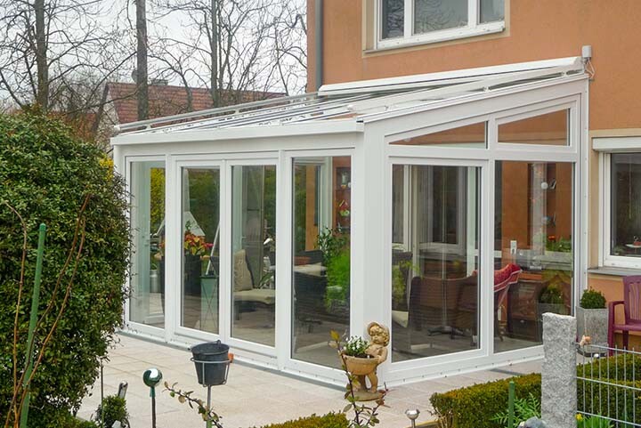 Kunststoff-Wintergarten in weißer Optik